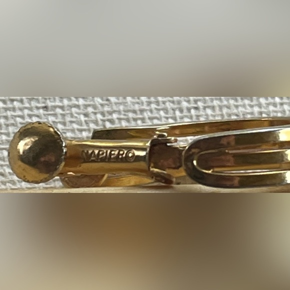 Vintage Napier Gold-Tone Hoop Earrings – Screw Back - Picture 5 of 5